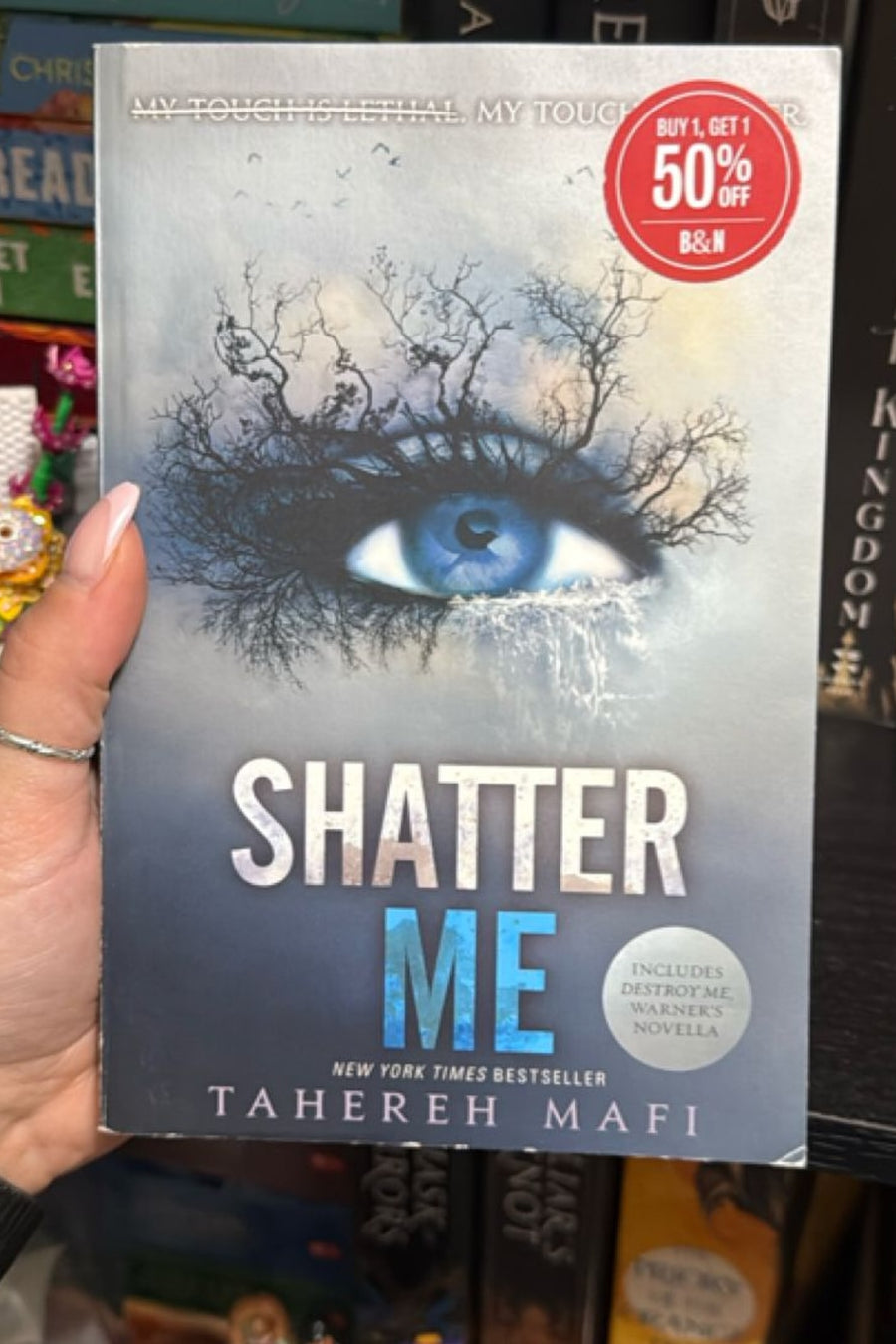 Shatter Me — Paperback · Like New