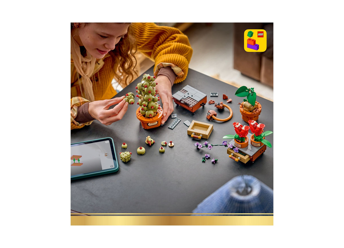 LEGO Harry Potter Hogwarts Herbology Plants 817-Piece Building Set