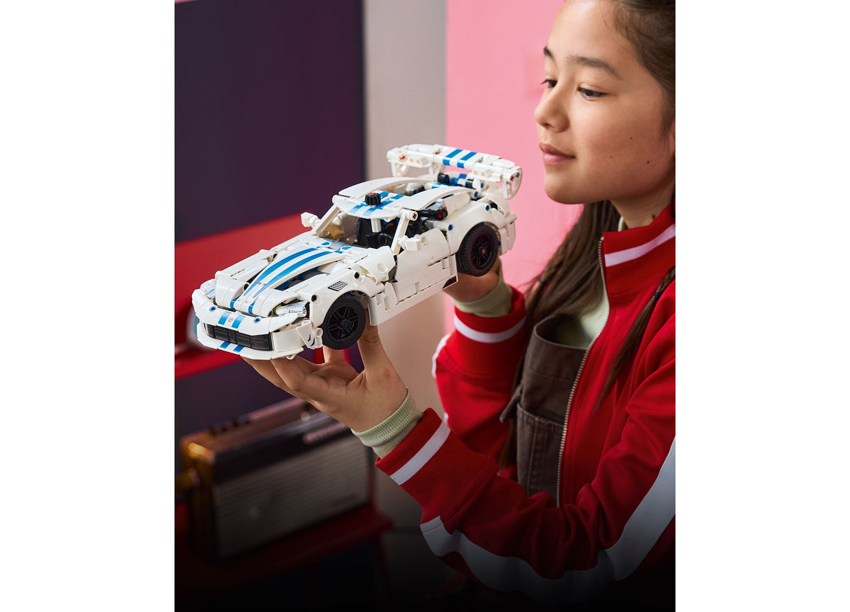 LEGO Technic Dodge Viper GTS-R Sports Car 805-Piece Building Set